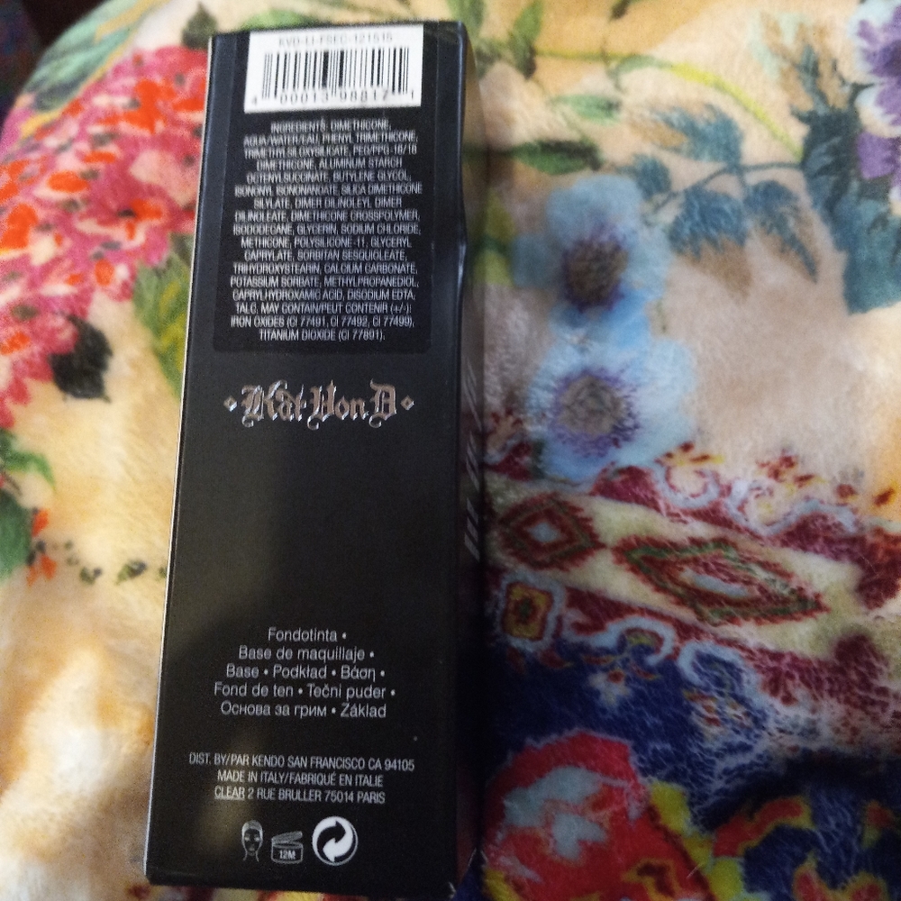 Kat Von D.  Lock-it